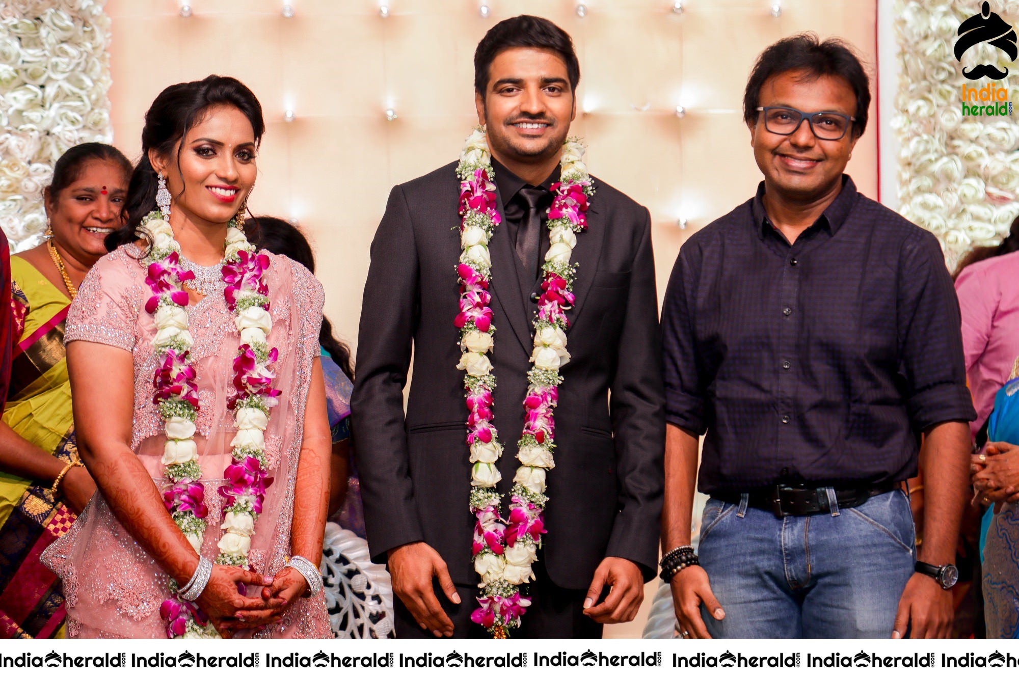 Famous Comedy Actor Sathish and Sindhu Wedding Stills Set 7