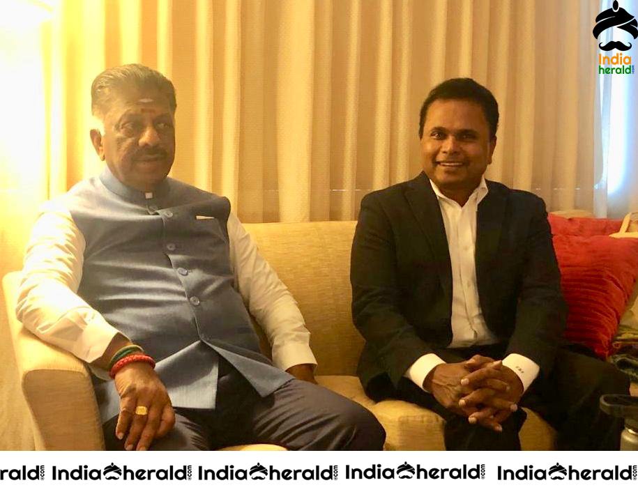 Film Maker Tel K Ganesan Receiving the Award at USA