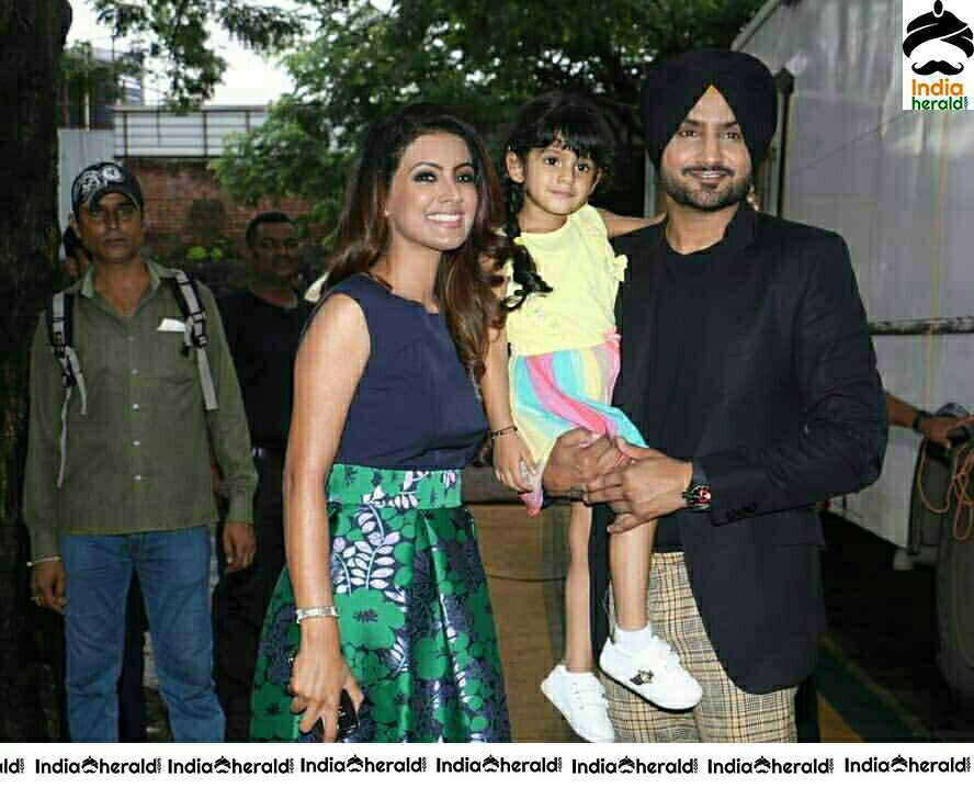 Harbhaja Singh Geeta Basra In The Sets Of Lagao Boli