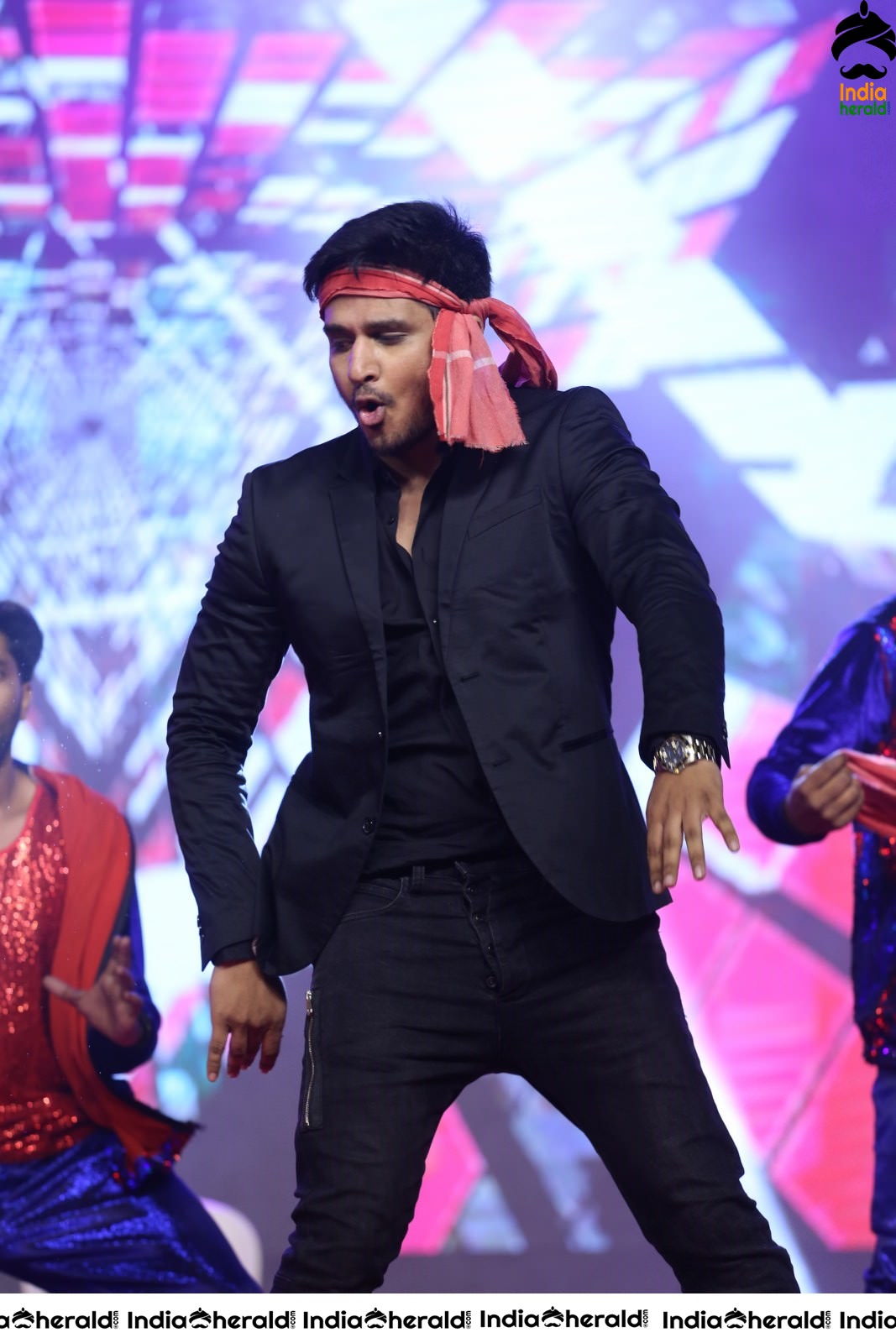Hero Nikhil Siddhartha Sets the Stage on Fire with his Energetic Dance Set 1