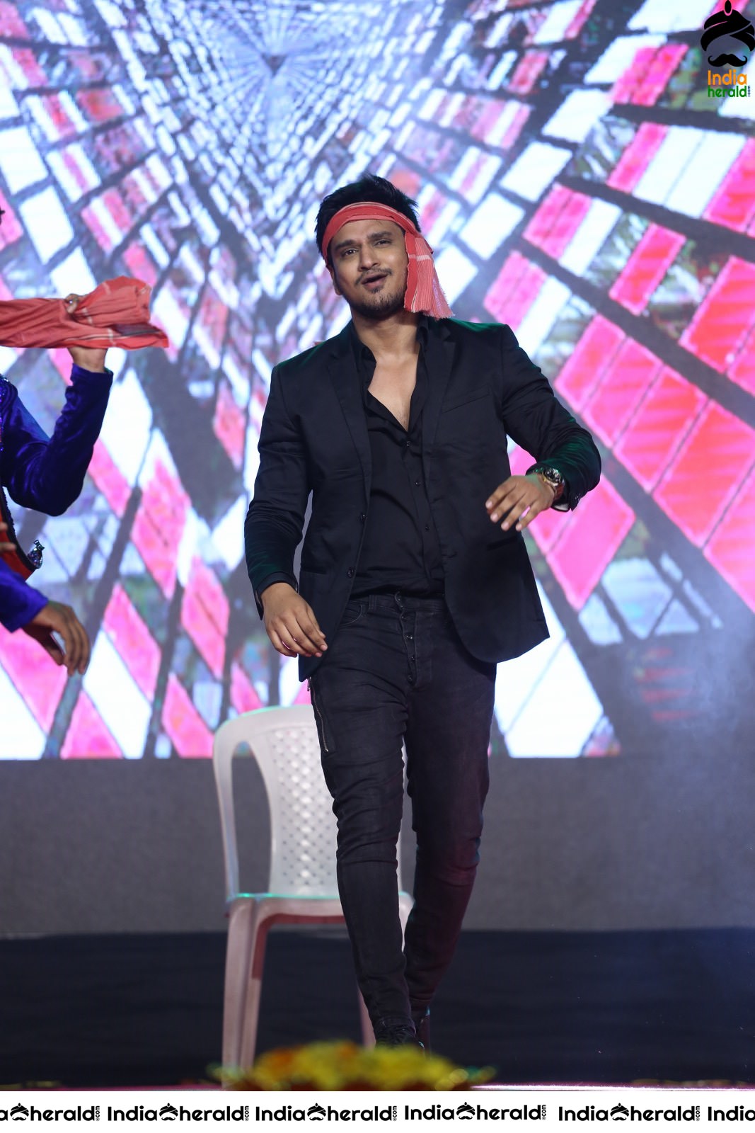 Hero Nikhil Siddhartha Sets the Stage on Fire with his Energetic Dance Set 1