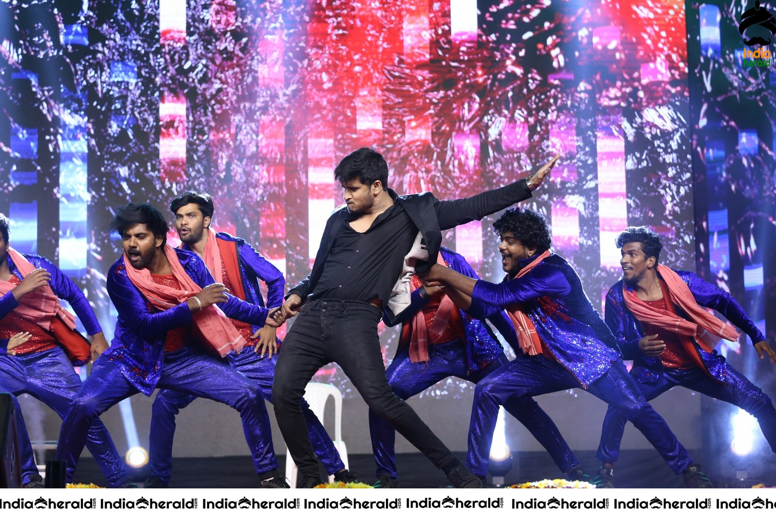 Hero Nikhil Siddhartha Sets the Stage on Fire with his Energetic Dance Set 2