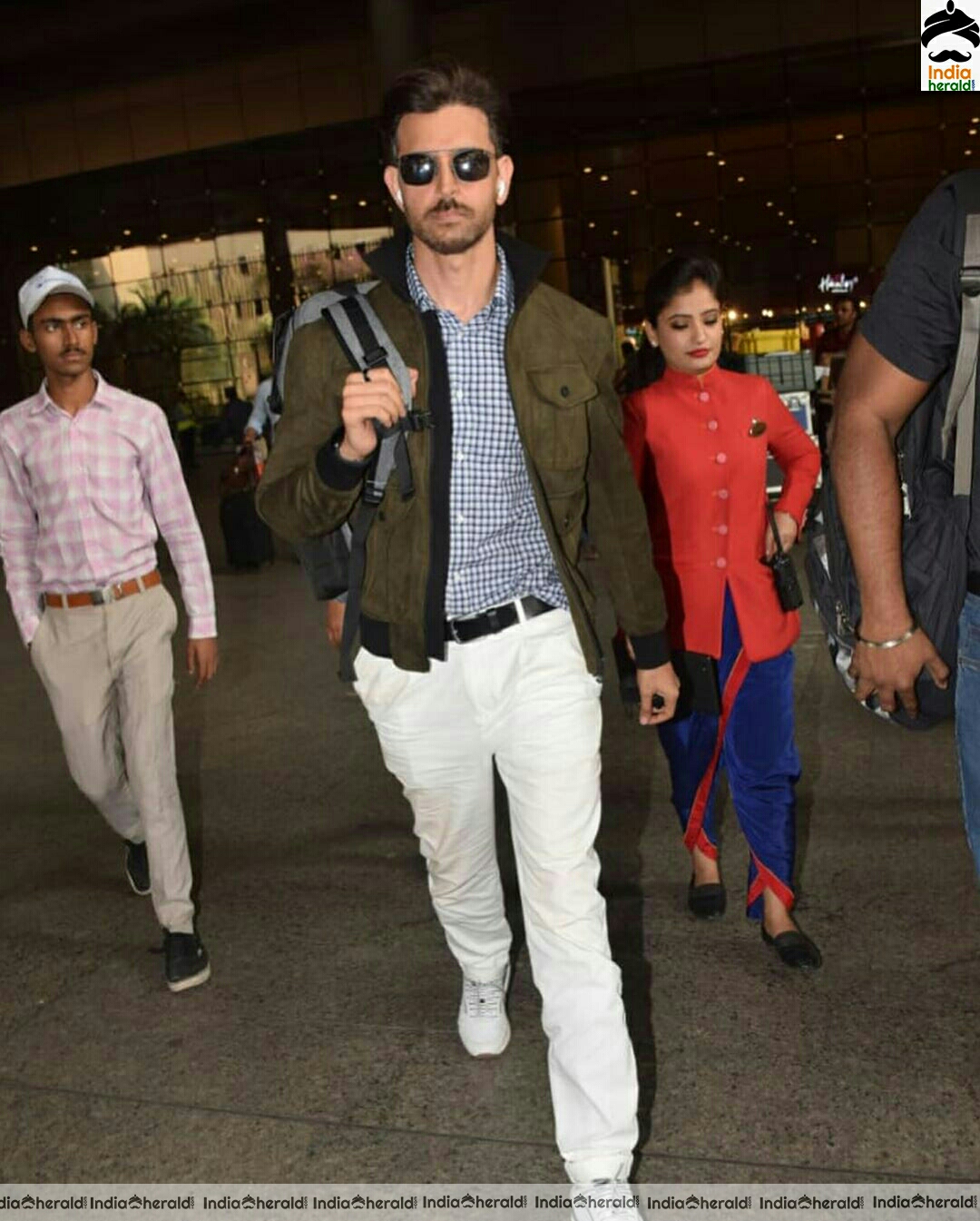 Hrithik Roshan Spotted At Mumbai Airport Stills