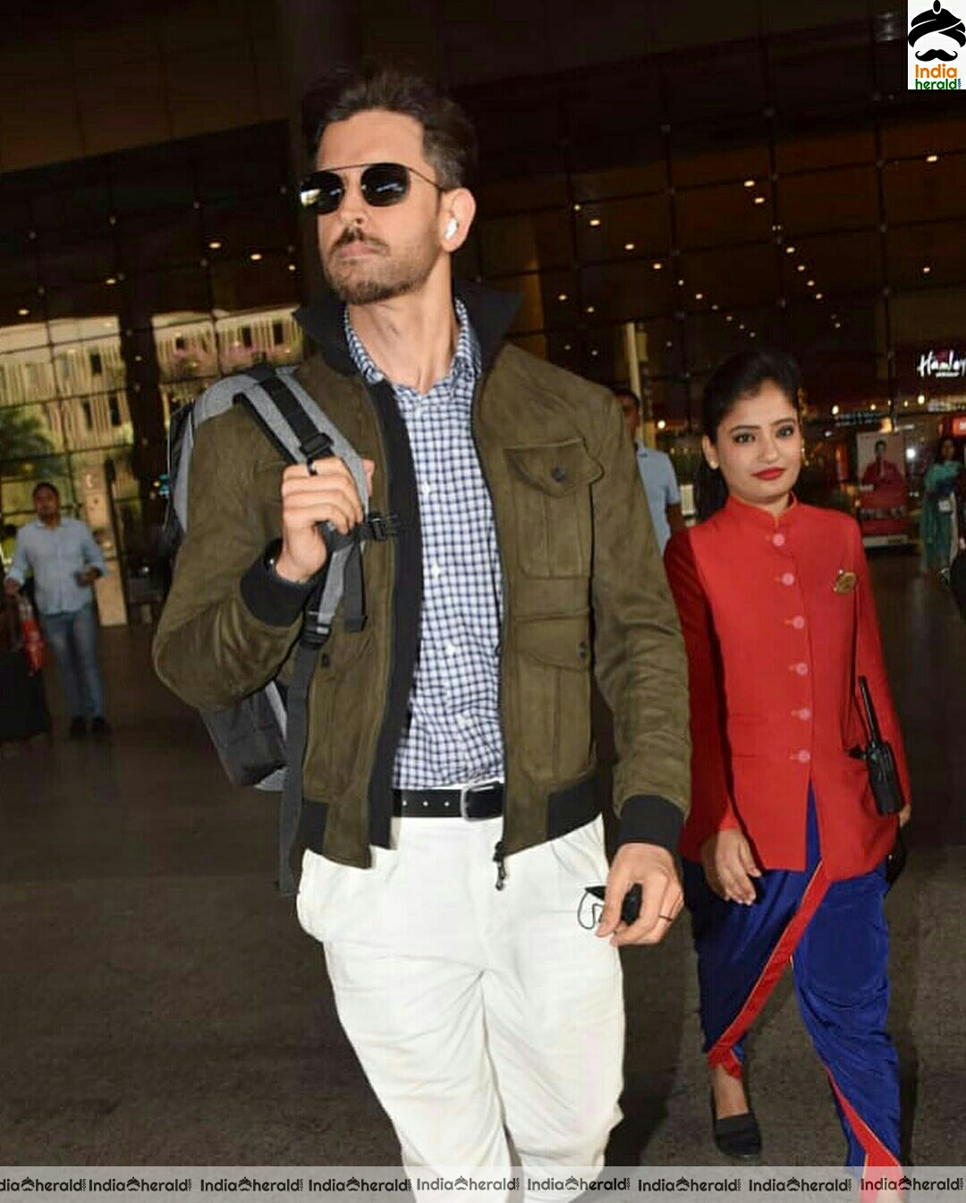 Hrithik Roshan Spotted At Mumbai Airport Stills