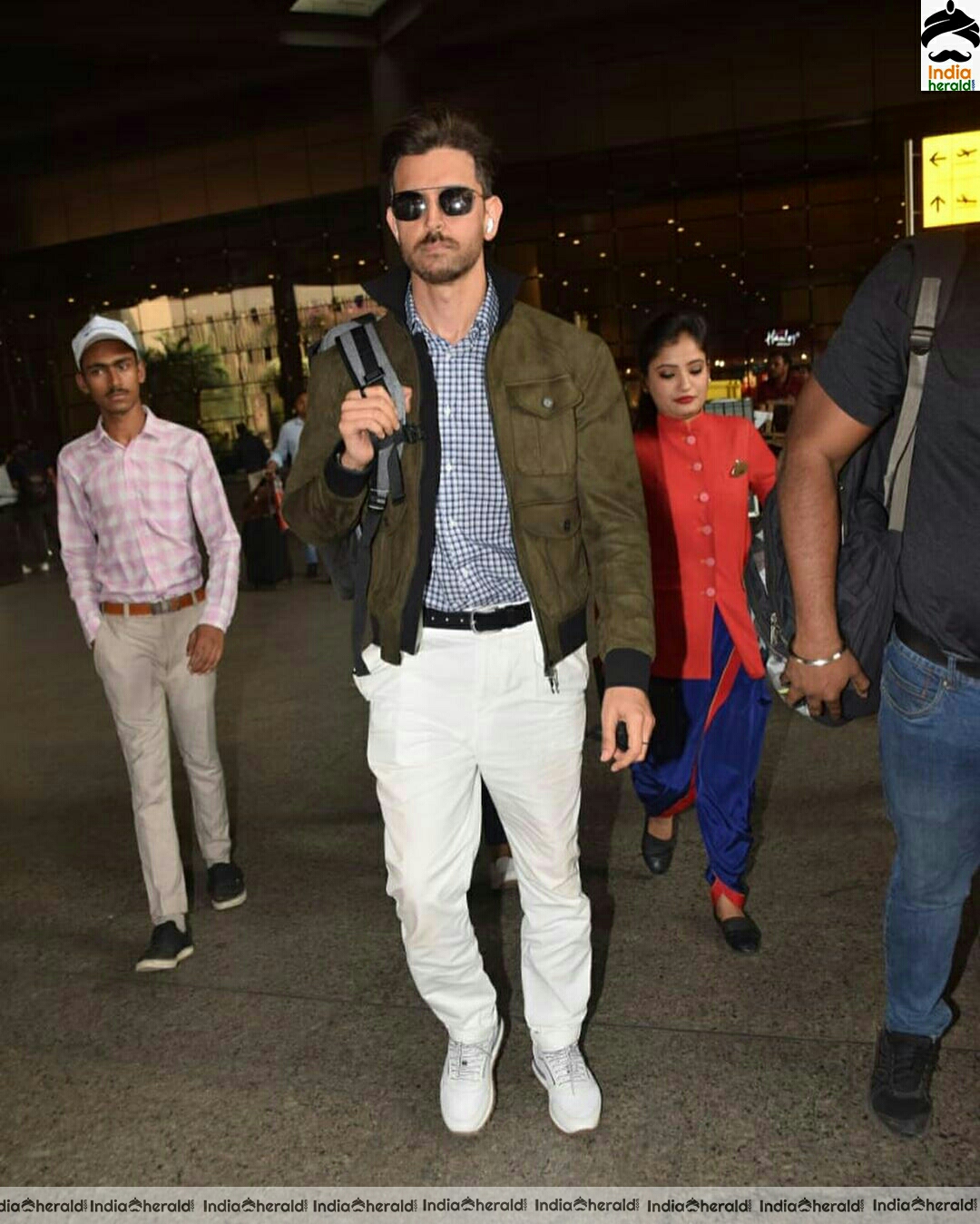 Hrithik Roshan Spotted At Mumbai Airport Stills