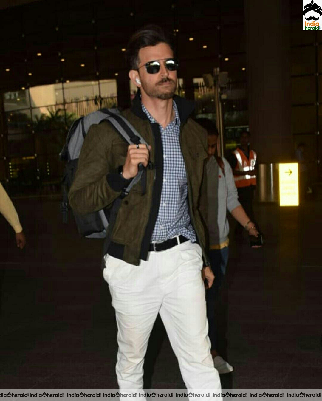 Hrithik Roshan Spotted At Mumbai Airport Stills