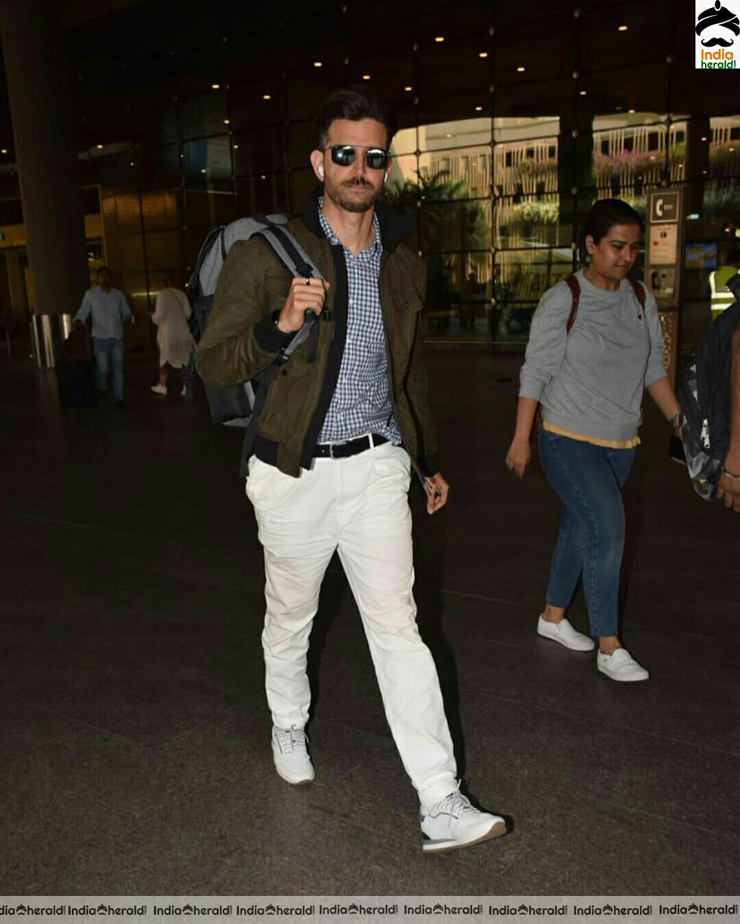 Hrithik Roshan Spotted At Mumbai Airport Stills