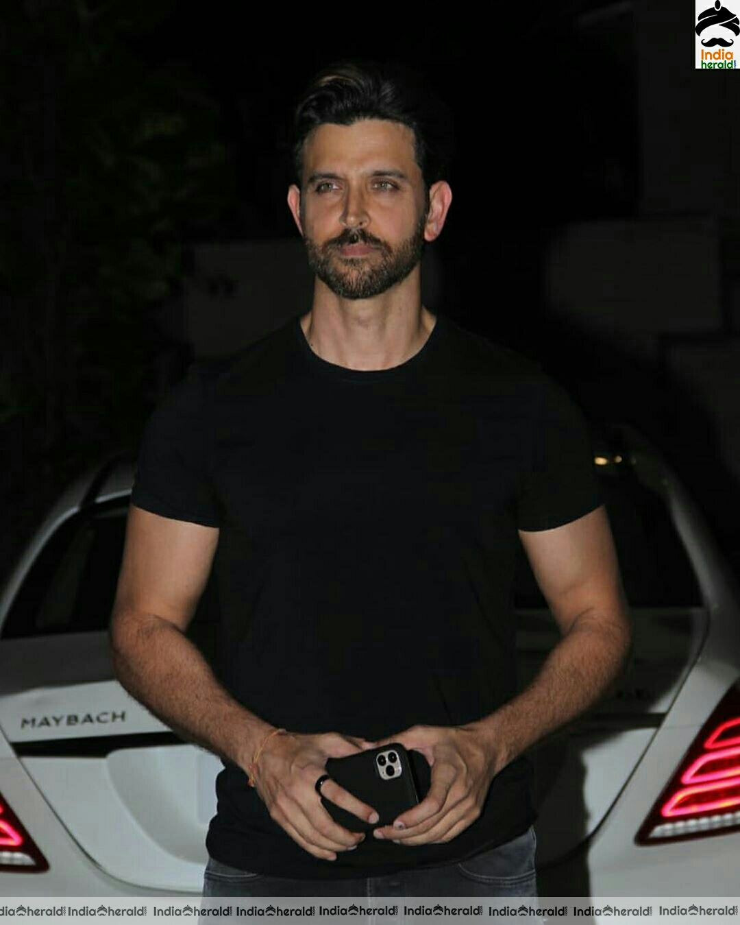 Hrithik Roshan Spotted Outside Juhu