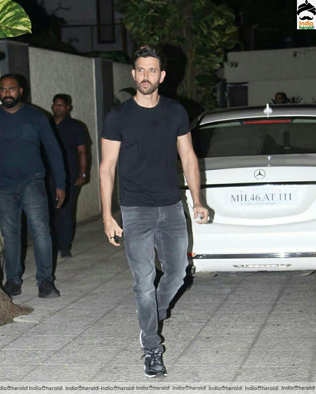 Hrithik Roshan Spotted Outside Juhu