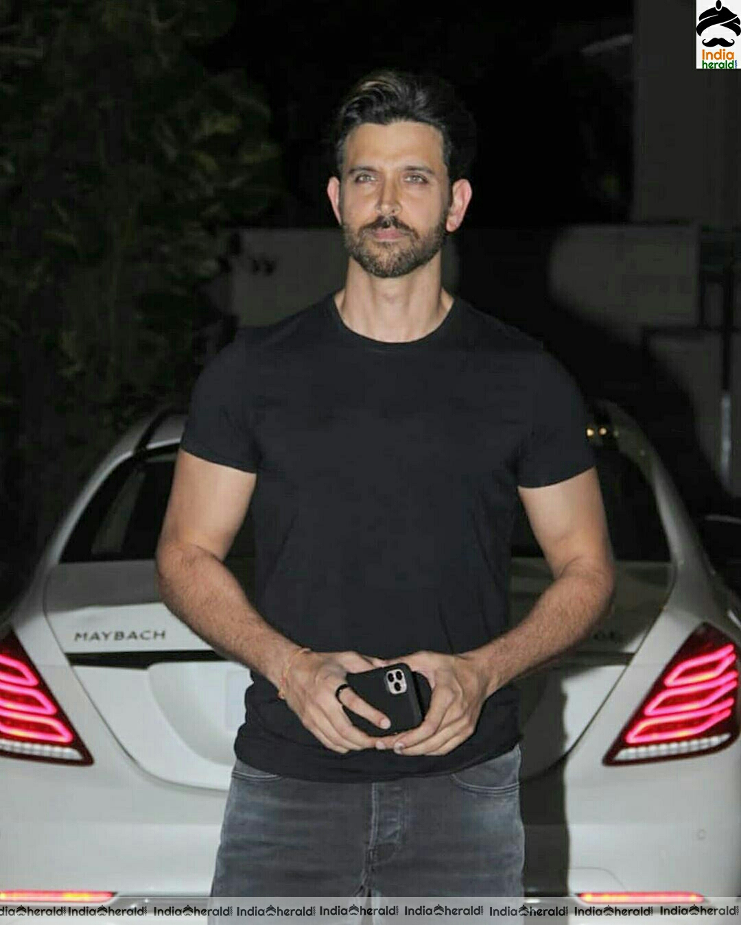 Hrithik Roshan Spotted Outside Juhu