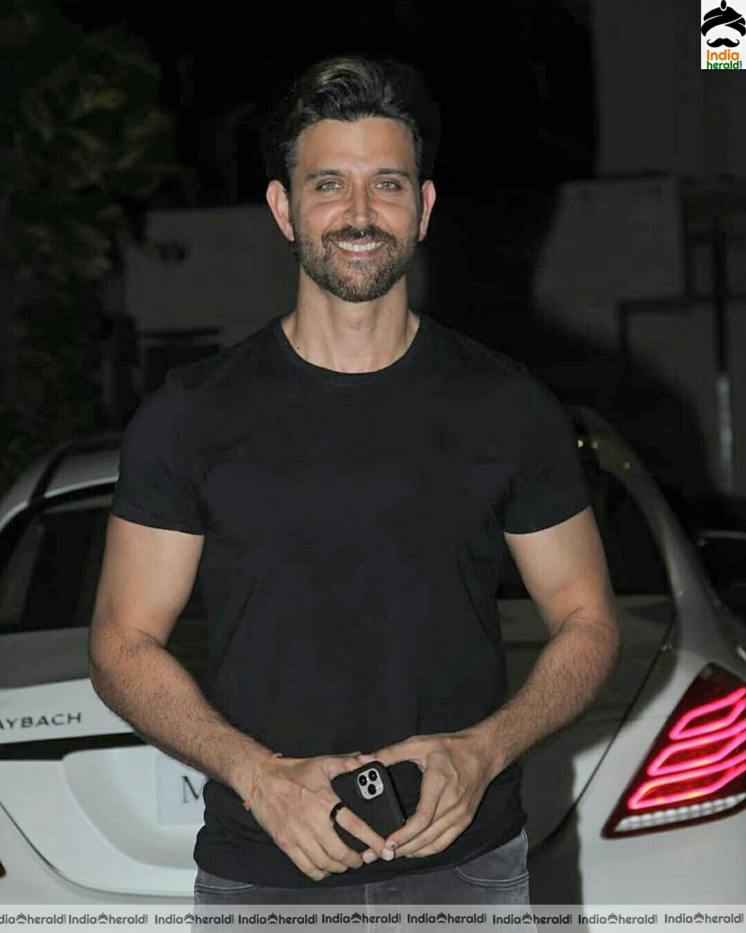 Hrithik Roshan Spotted Outside Juhu