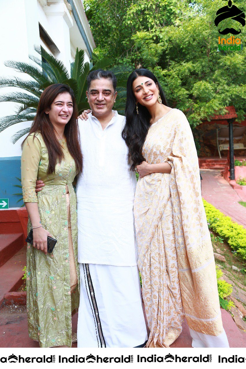 Kamal Haasan with his family at Paramakudi