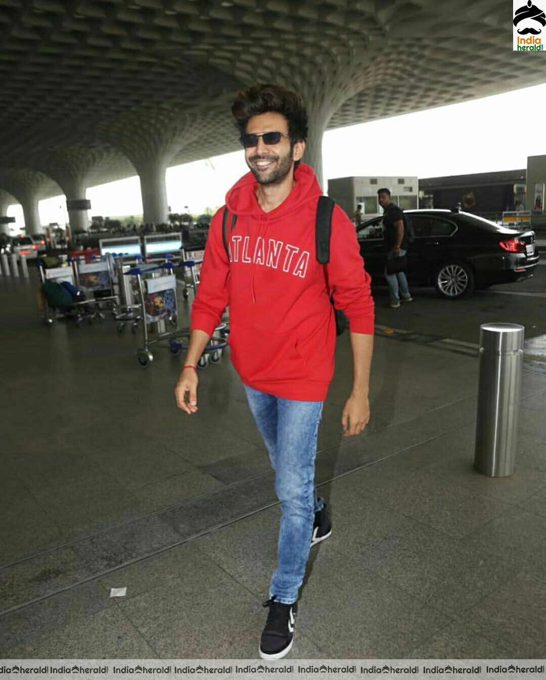 Kartik Aaryan Latest clicks Spotted Delhi airport