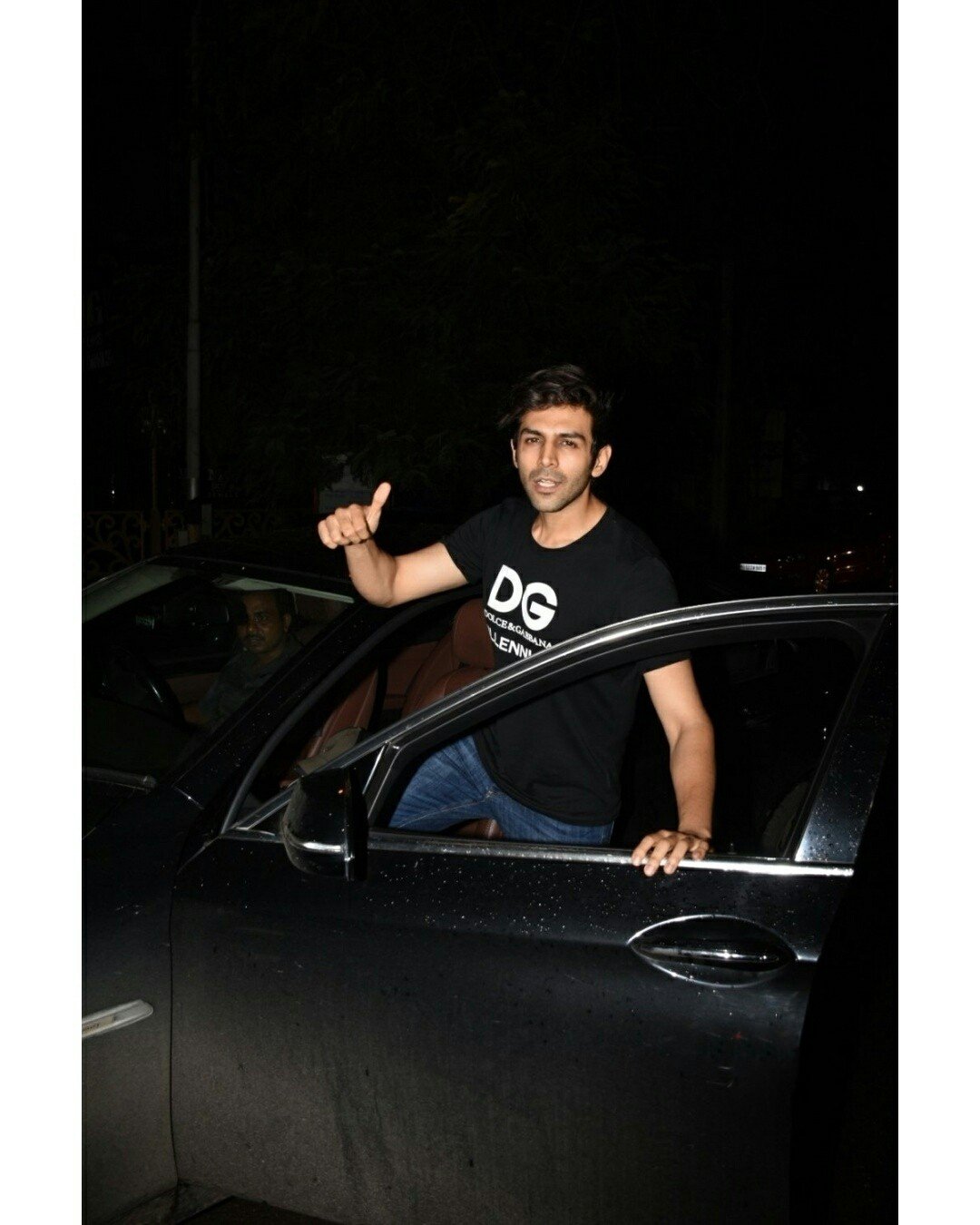 Kartik Aryan Seen Outside Dharma Production Office