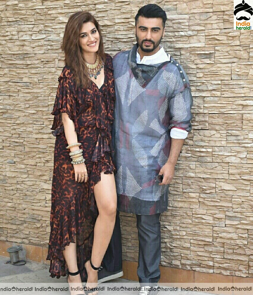 Kriti Sanon And Arjun Kapoor Spotted Promoting The Film Panipat