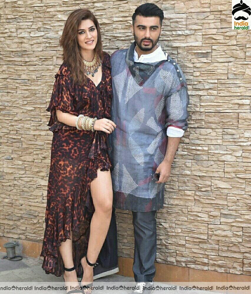 Kriti Sanon And Arjun Kapoor Spotted Promoting The Film Panipat