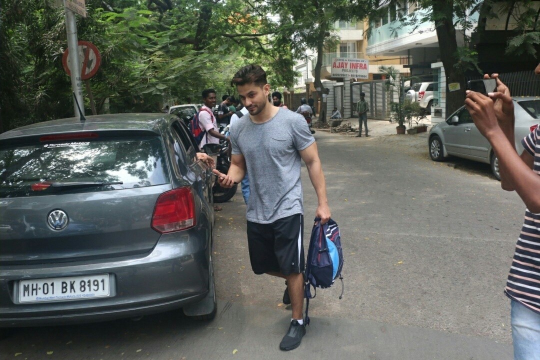 Kunal Khemu Seen Outside A Gym