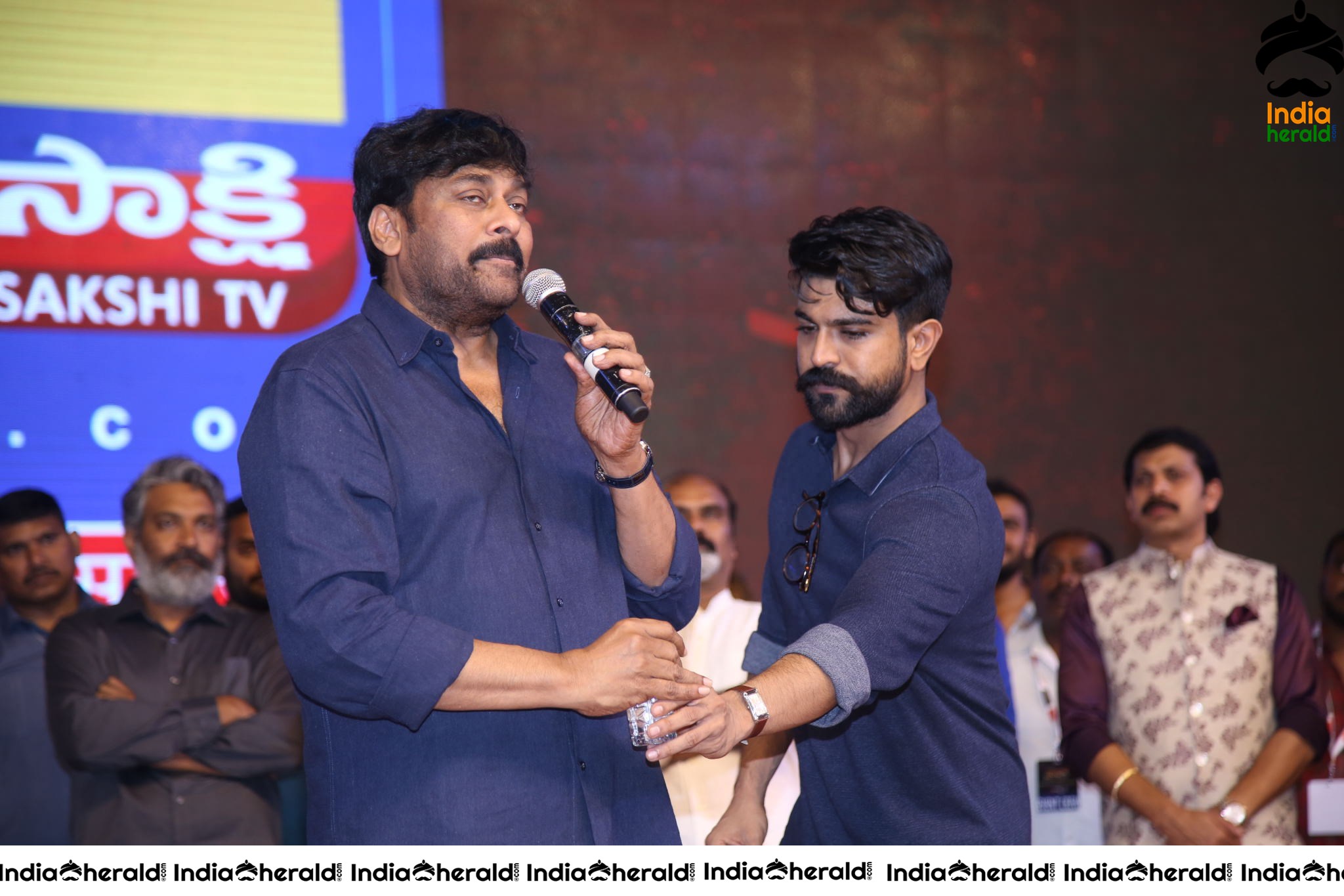 Mega Star Chiranjeevi Speech At Sye Raa Event Set 3