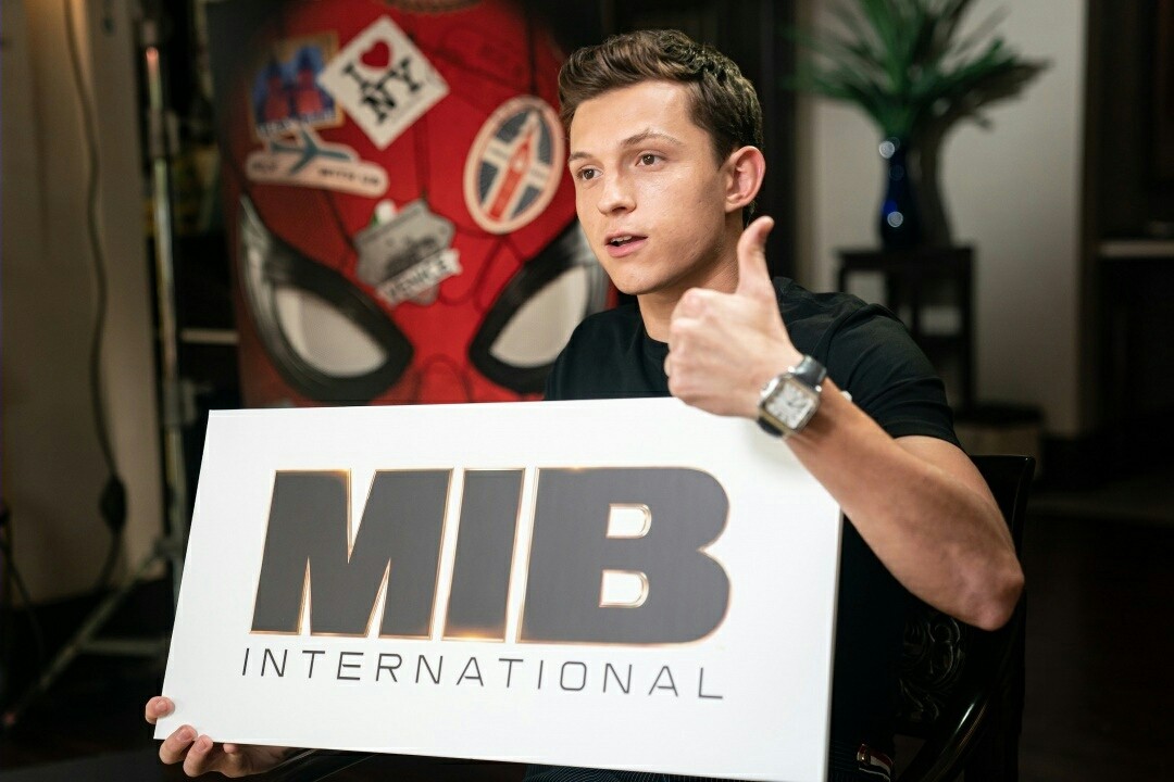 MIB International Agent H Meets Peter Parker aka Spiderman For A Hilarious Super Hero Interview