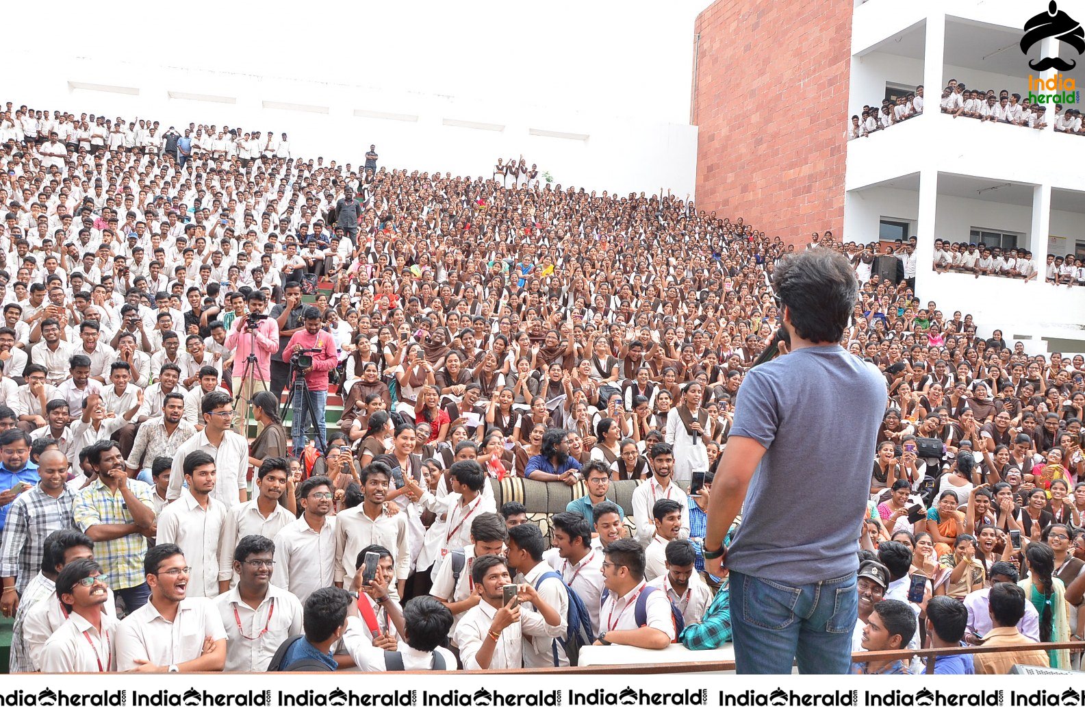 Nani Promoting Gang Leader Movie At VVIT College Set 4