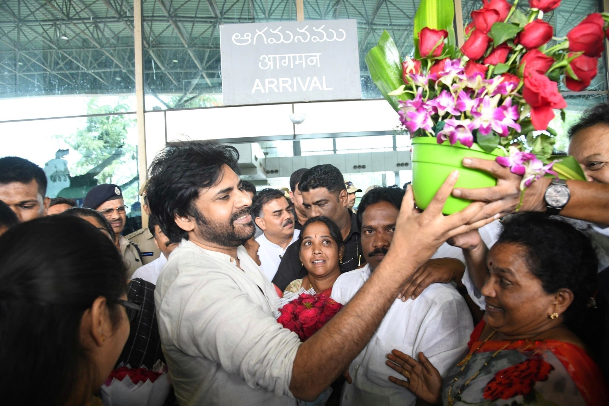 Pawan Kalyan Grand Welcome Stills At Rajhamundry