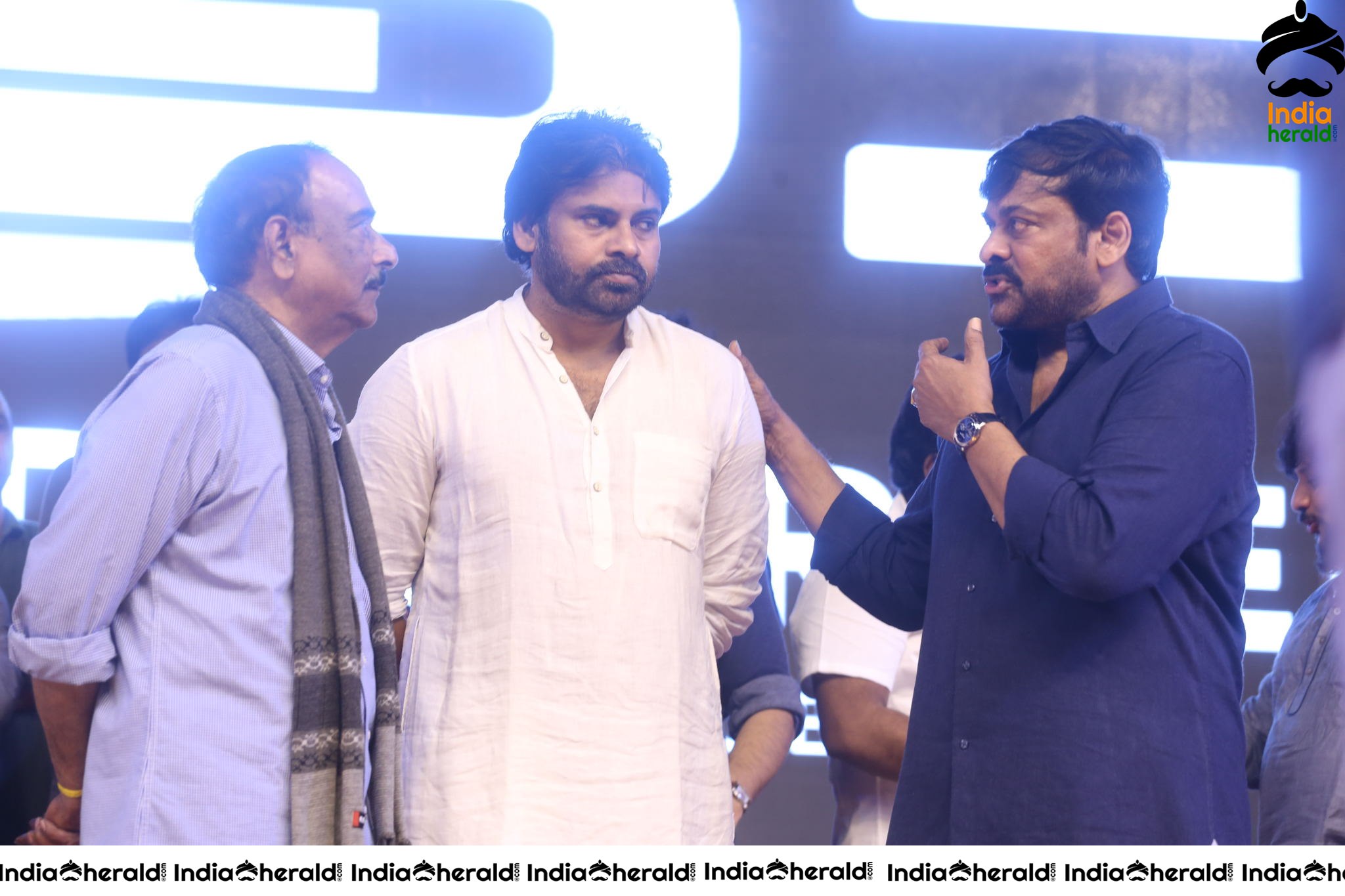 Power Star Pawan Kalyan Powerful Speech Photos Set 1