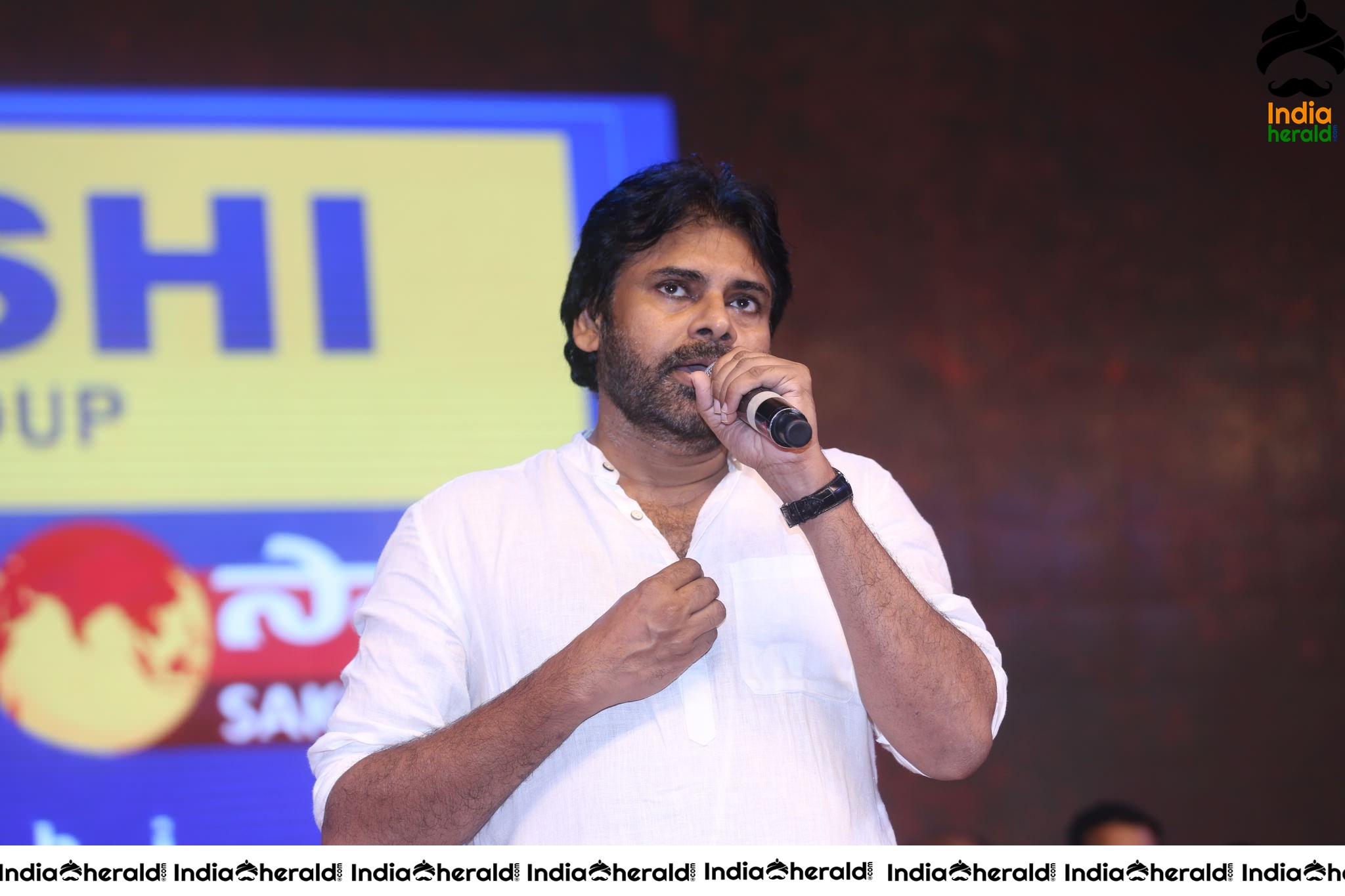 Power Star Pawan Kalyan Powerful Speech Photos Set 3