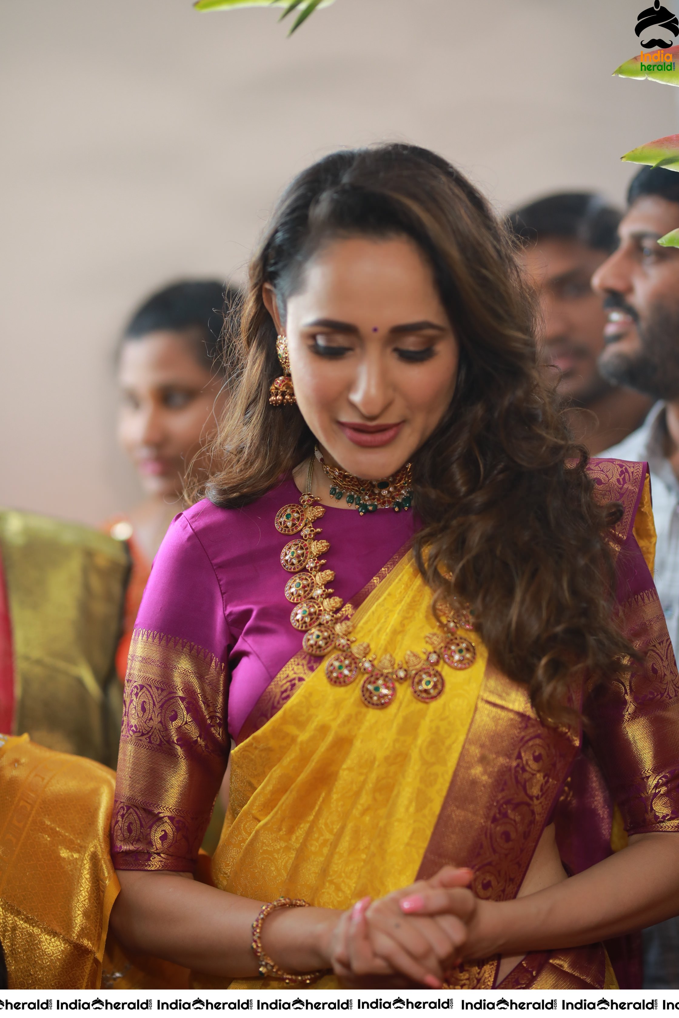 Pragya Jaiswal Solo HD Shots at Jewellery Shop Opening Set 1