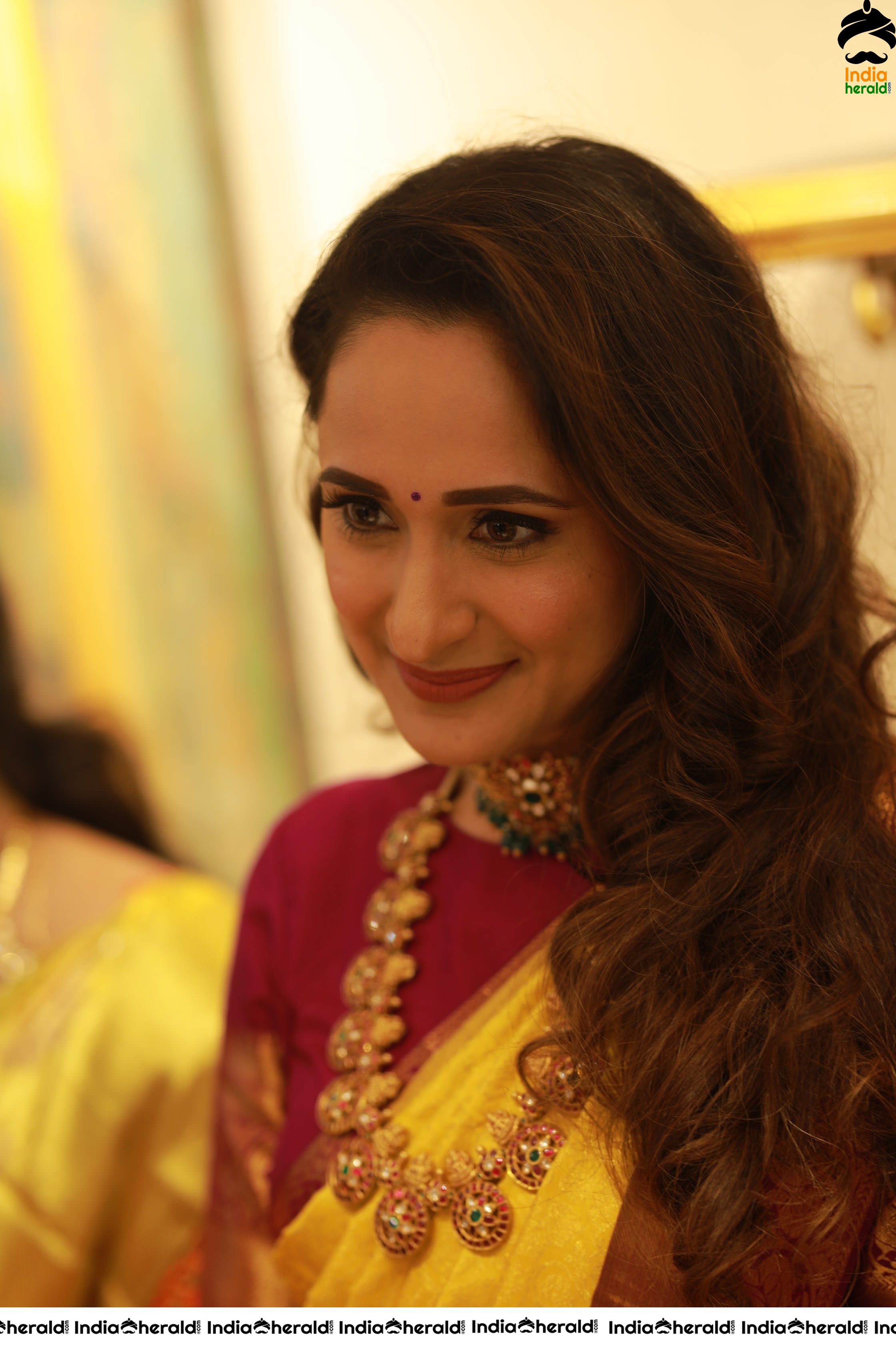 Pragya Jaiswal Solo HD Shots at Jewellery Shop Opening Set 1