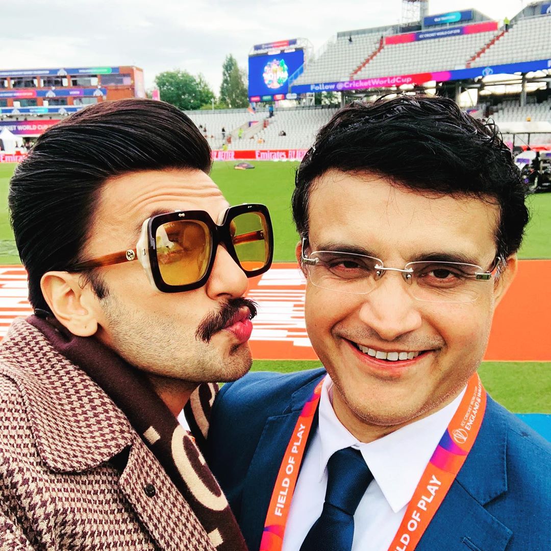 Ranveer Singh With Older Generation Cricket Player At ICC Cricket World Cup