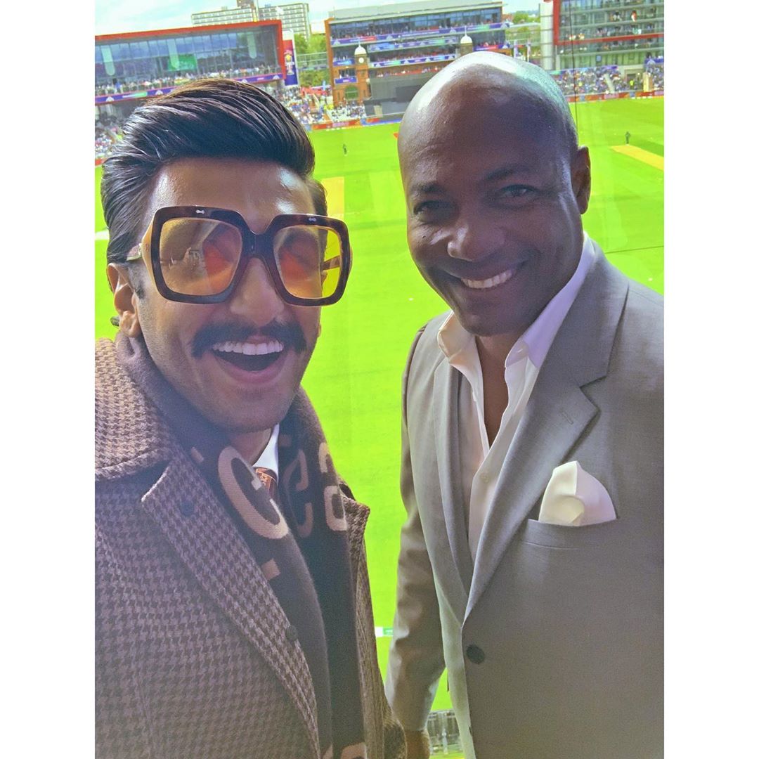 Ranveer Singh With Older Generation Cricket Player At ICC Cricket World Cup