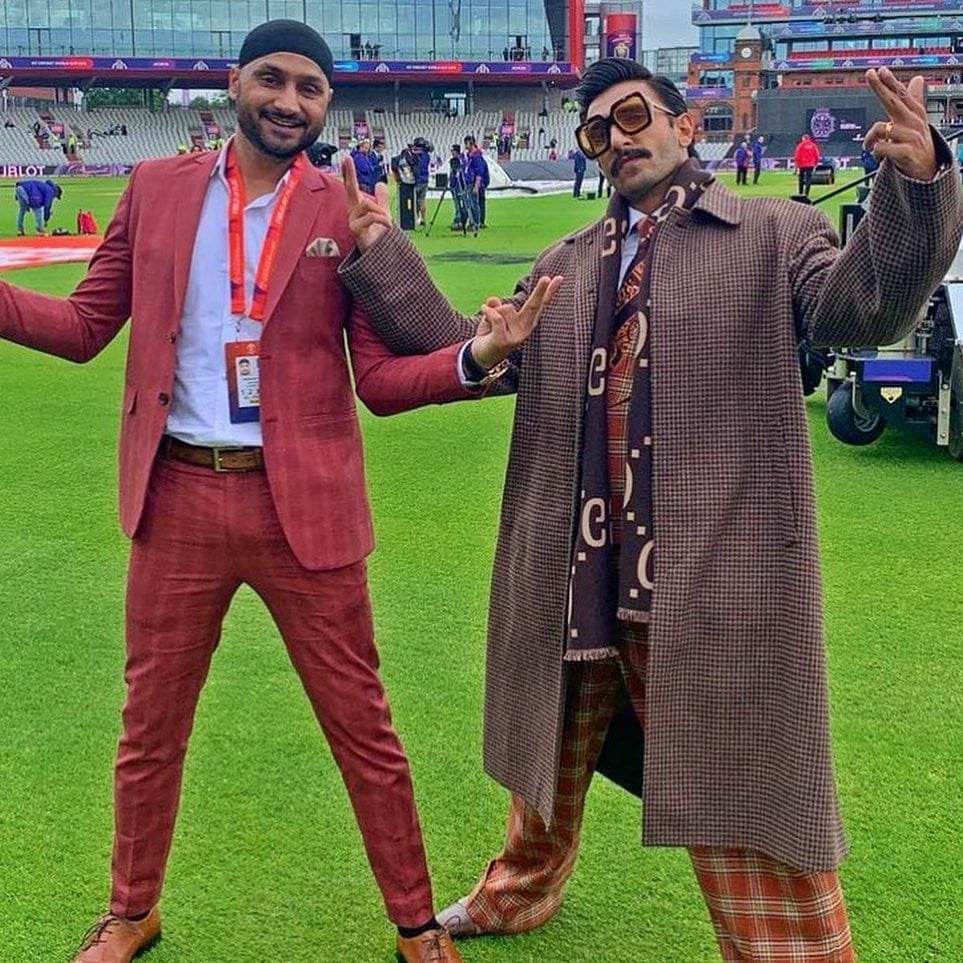 Ranveer Singh With Older Generation Cricket Player At ICC Cricket World Cup