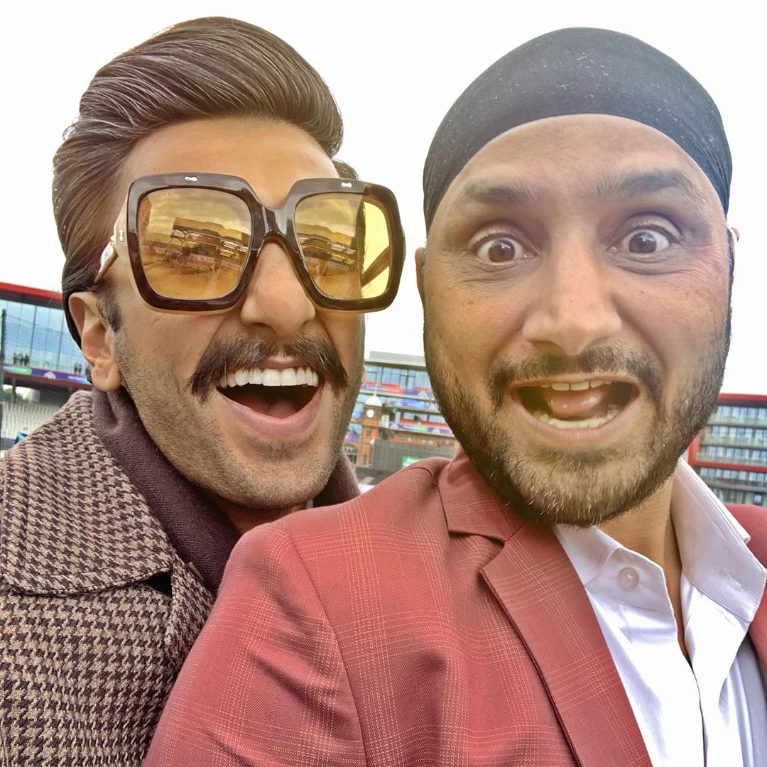 Ranveer Singh With Older Generation Cricket Player At ICC Cricket World Cup