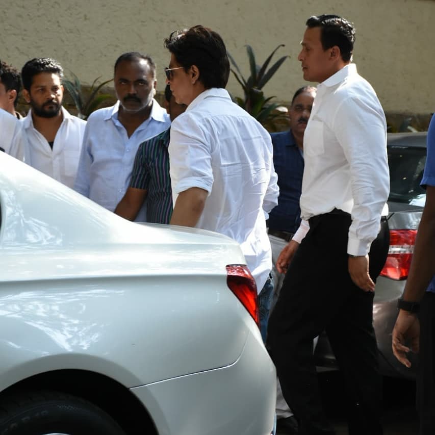 Shah Rukh Khan Spotted In A Studio Outside Mumbai