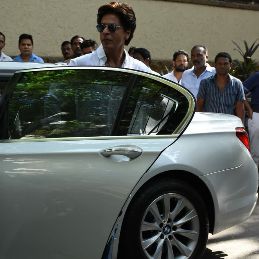 Shah Rukh Khan Spotted In A Studio Outside Mumbai