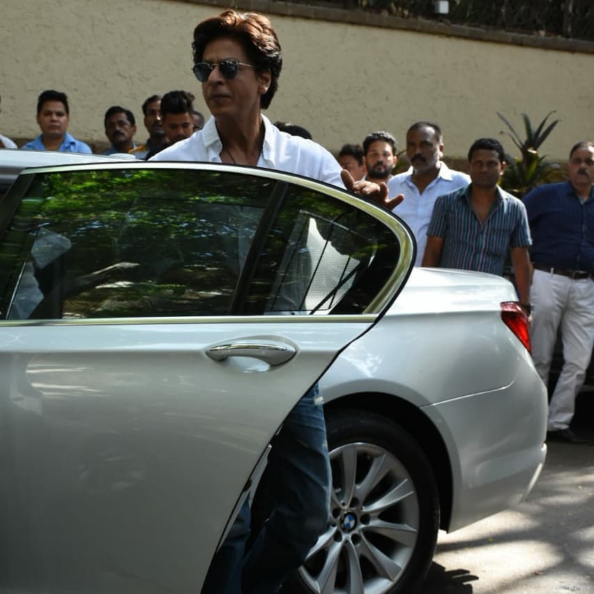 Shah Rukh Khan Spotted In A Studio Outside Mumbai