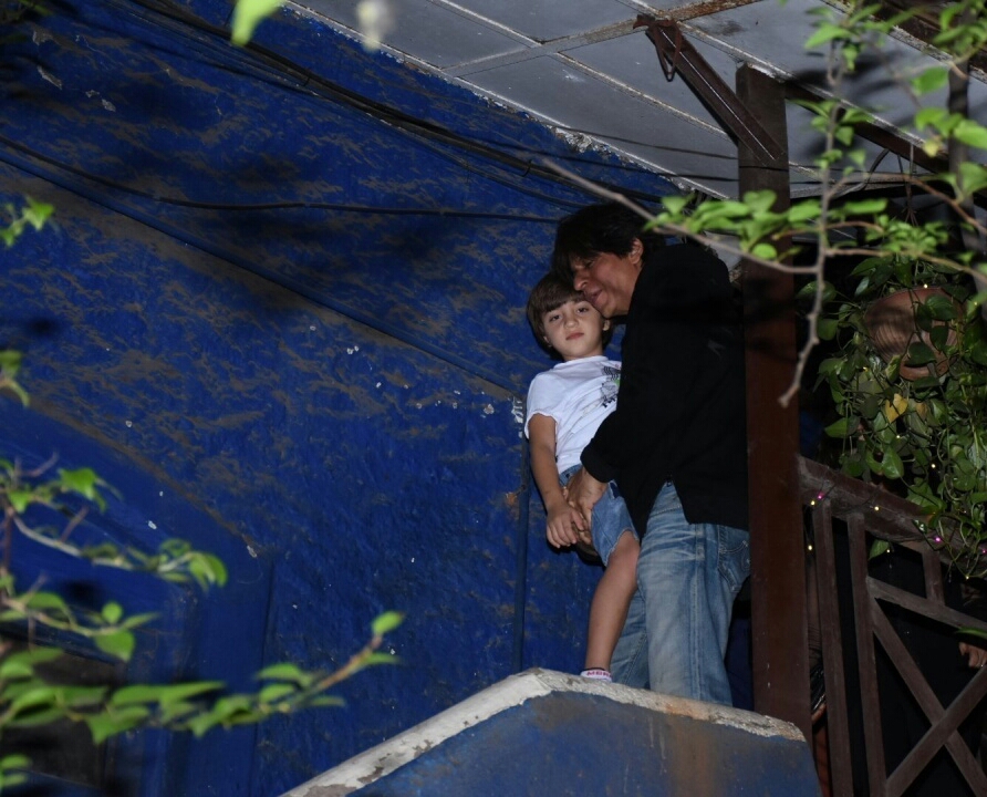 Shah Rukh Khan Spotted With His Son AbRam Khan