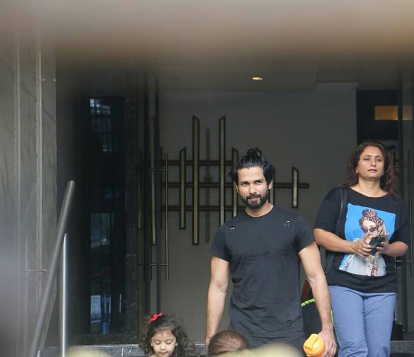 Shahid Kapoor And Mira Rajput Seen At Juhu