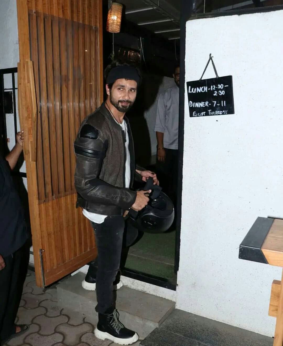 Shahid Kapoor On A Dinner Date