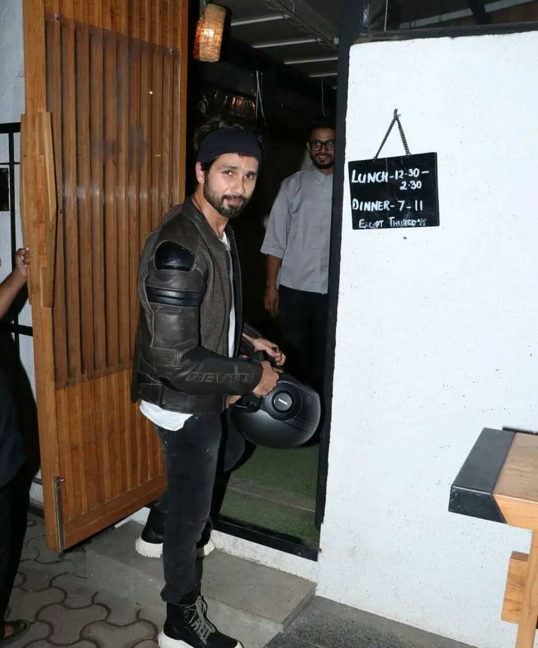 Shahid Kapoor On A Dinner Date