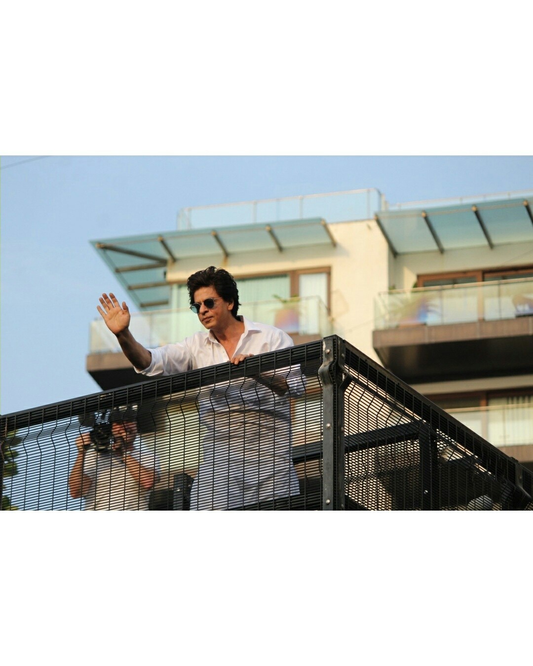 Shahrukh Khan During A Fan Meet From House Balcony