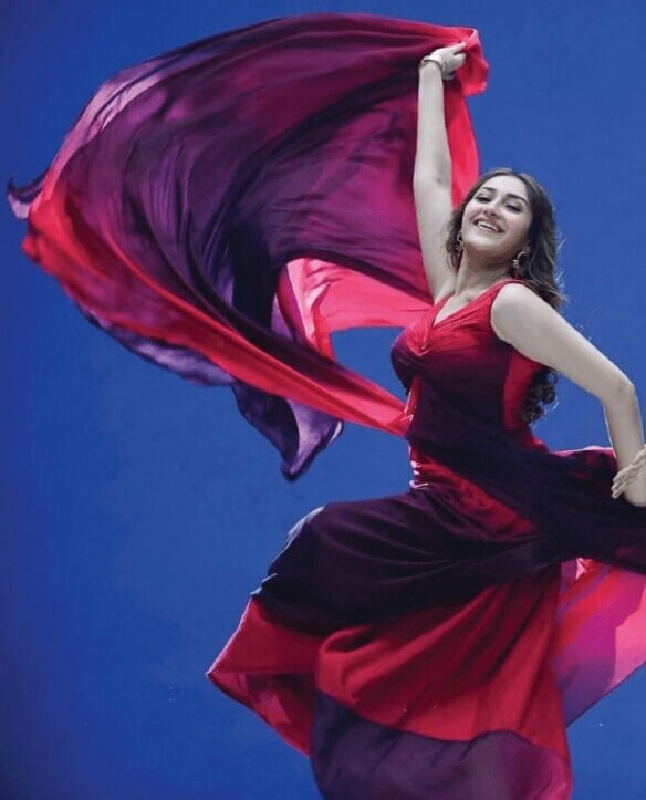 Suriya And Sayyesha From The Shooting Spot Stills Of Kaapaan Movie