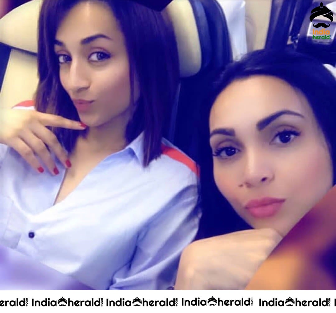 Trisha Latest Hot Personal Photos With Her Friends And family