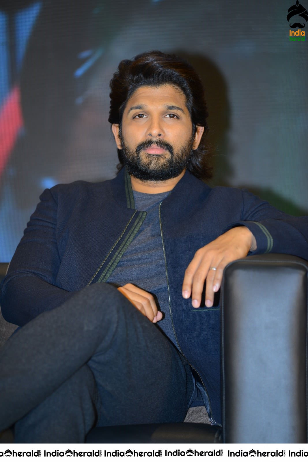 Various Moods of Actor Allu Arjun On the Stage Set 1