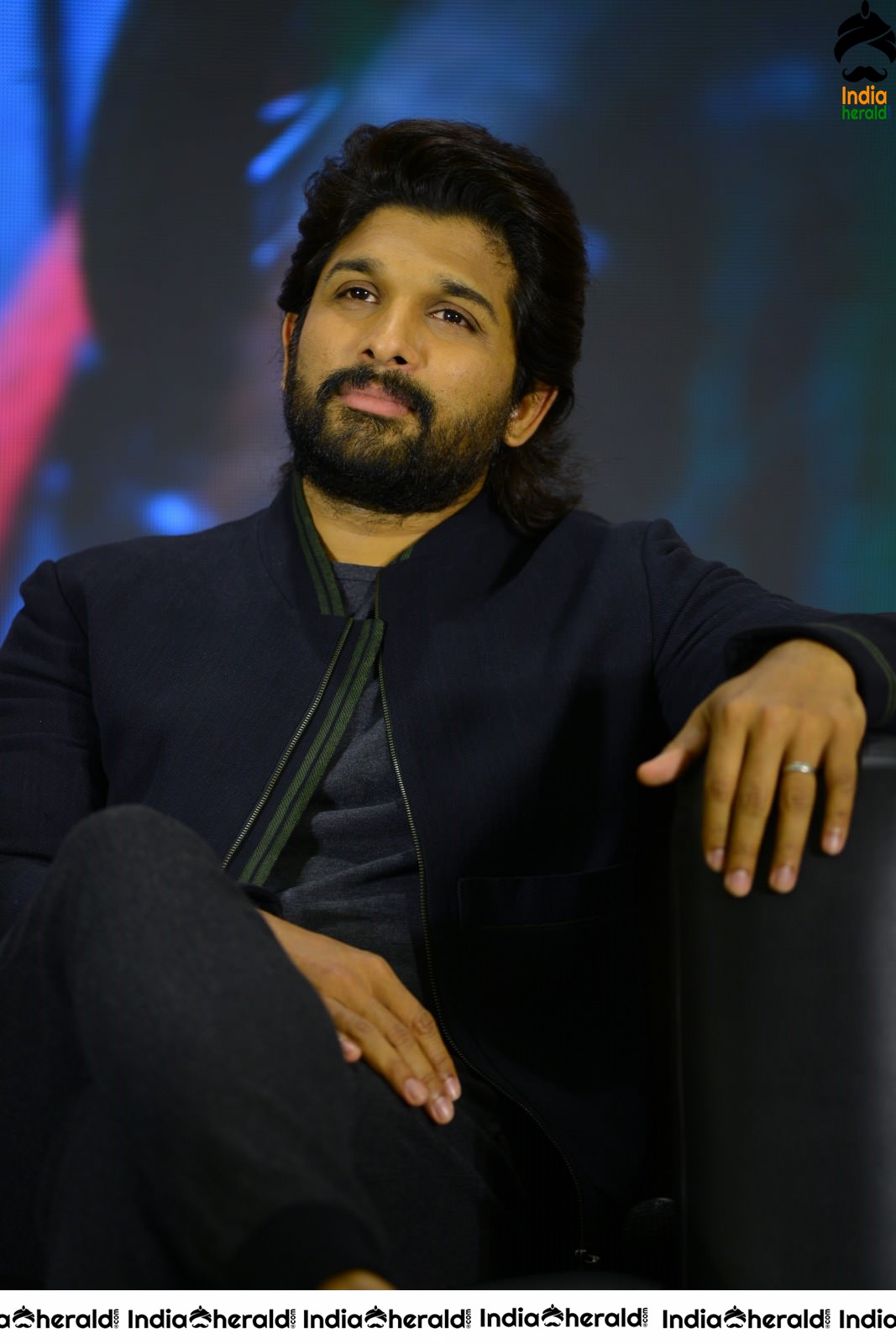 Various Moods of Actor Allu Arjun On the Stage Set 2