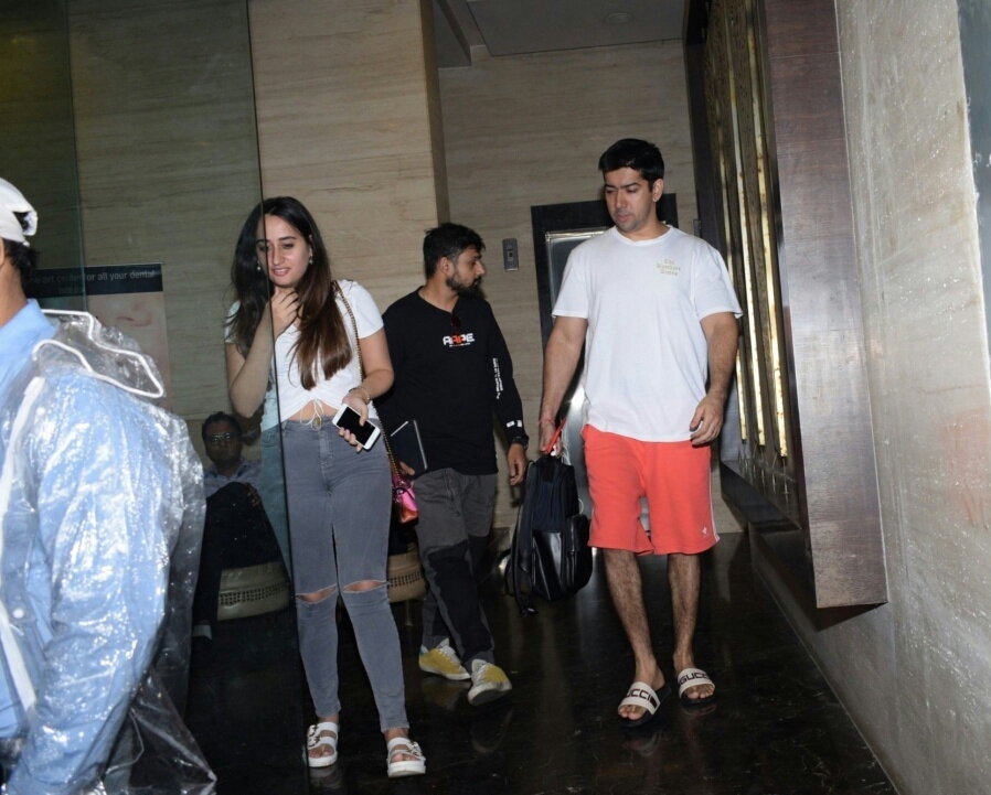 Varun Dhawan Family Members And Girl Friend Seen At Juhu