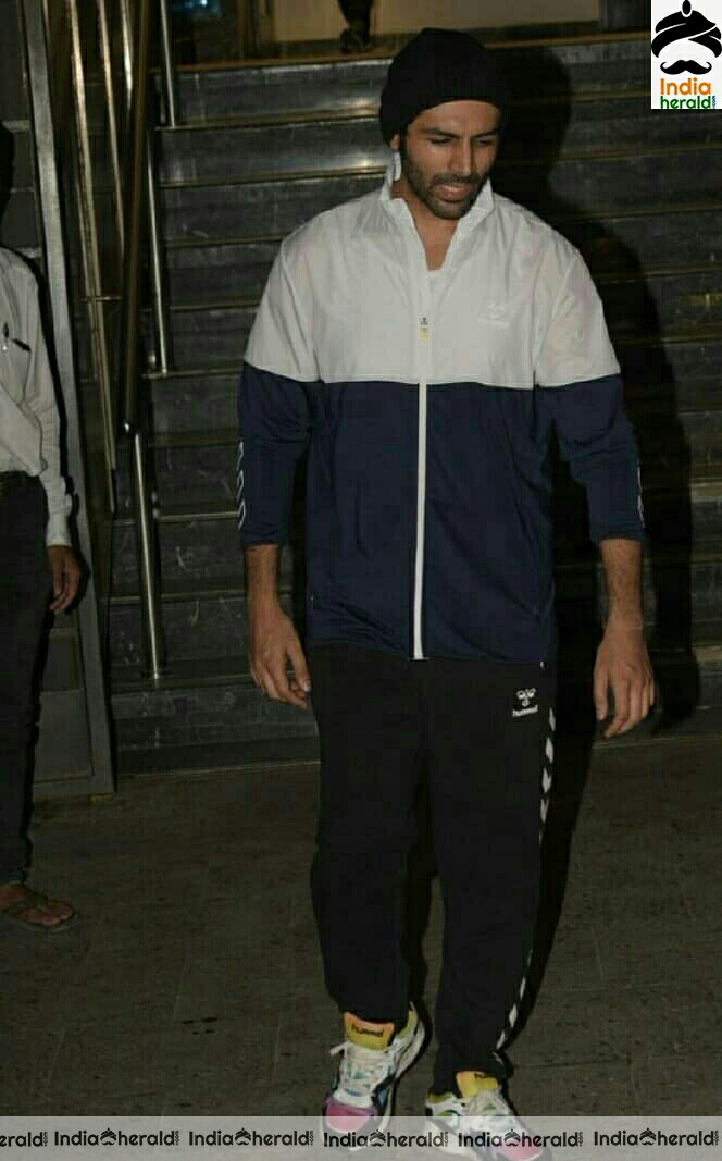 Varun Dhawan Spotted Outside At Bandra