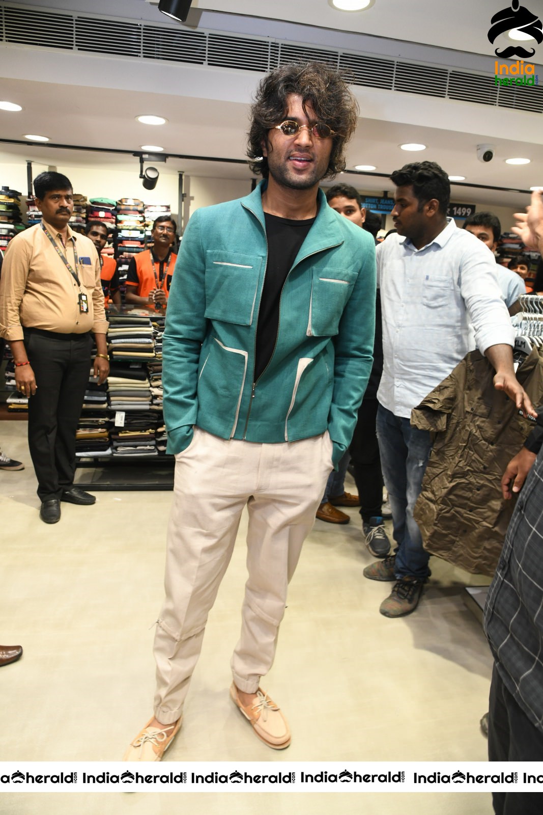 Vijay Devarakonda Launch KLM Shopping Mall Set 1