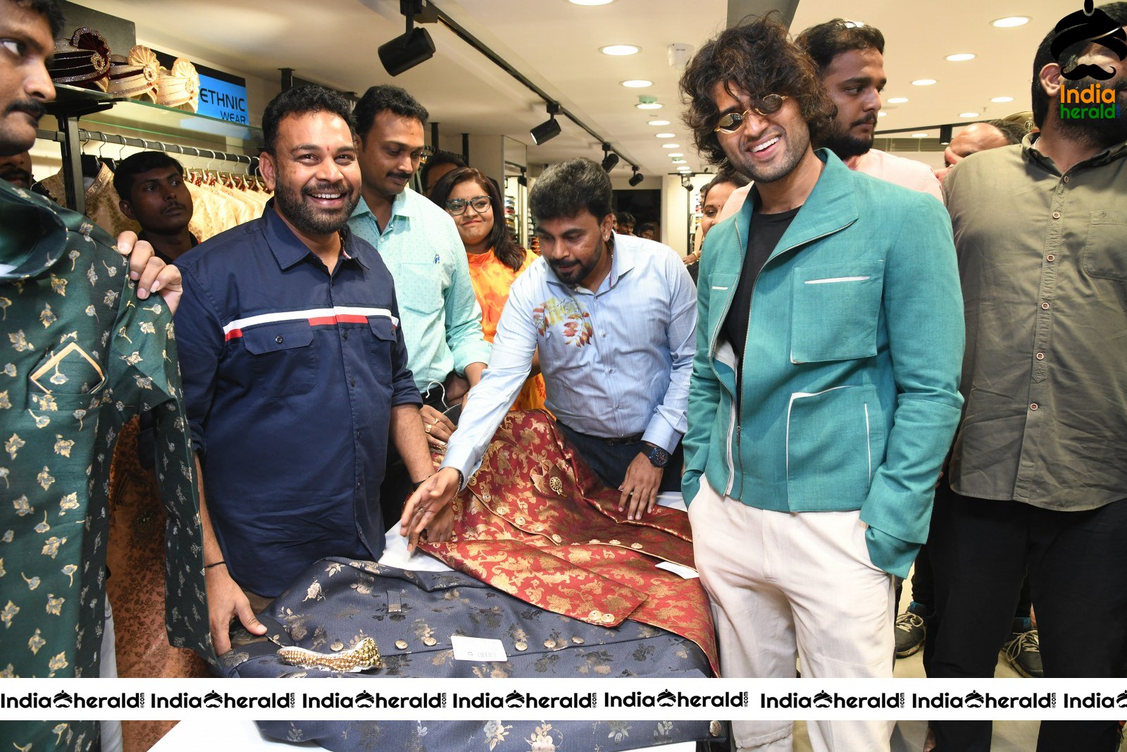 Vijay Devarakonda Launch KLM Shopping Mall Set 2