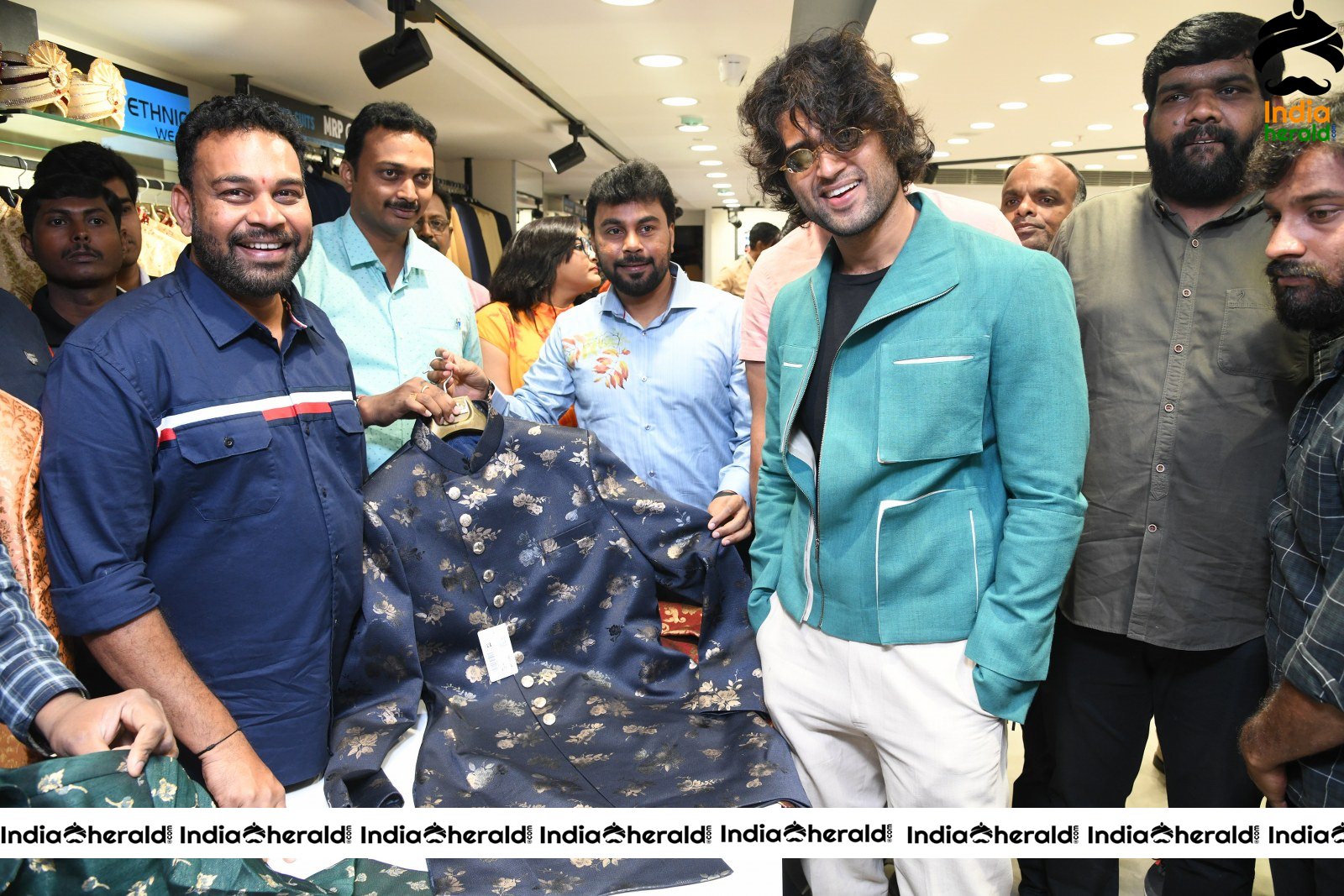 Vijay Devarakonda Launch KLM Shopping Mall Set 2